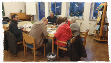 Wahlhelfer bei der Arbeit Wahlhelfer bei der Arbeit