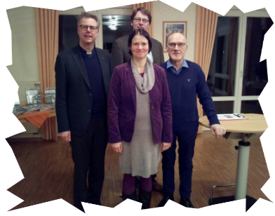Pfr. Dr. Marc Röbel, Pfarrerin Eva Hachmeister-Uecker, Manfred Göken, hinten Kreispfarrer Michael Braun