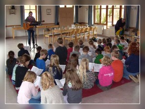 Die Kinder singen