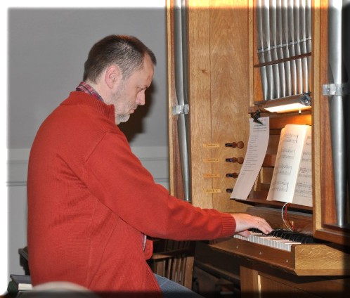 Dr. Ulrich Schulte-Wieschen an der Orgel Dr. Ulrich Schulte-Wieschen an der Orgel